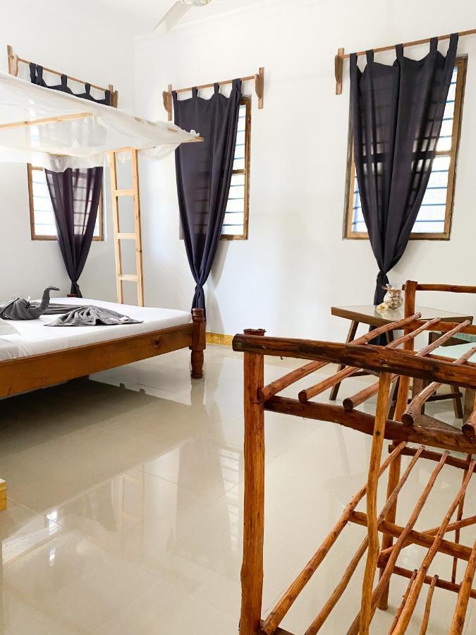 Lighthouse Guesthouse Nungwi Ngoại thất bức ảnh