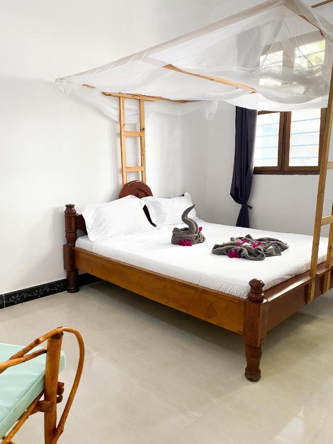 Lighthouse Guesthouse Nungwi Ngoại thất bức ảnh